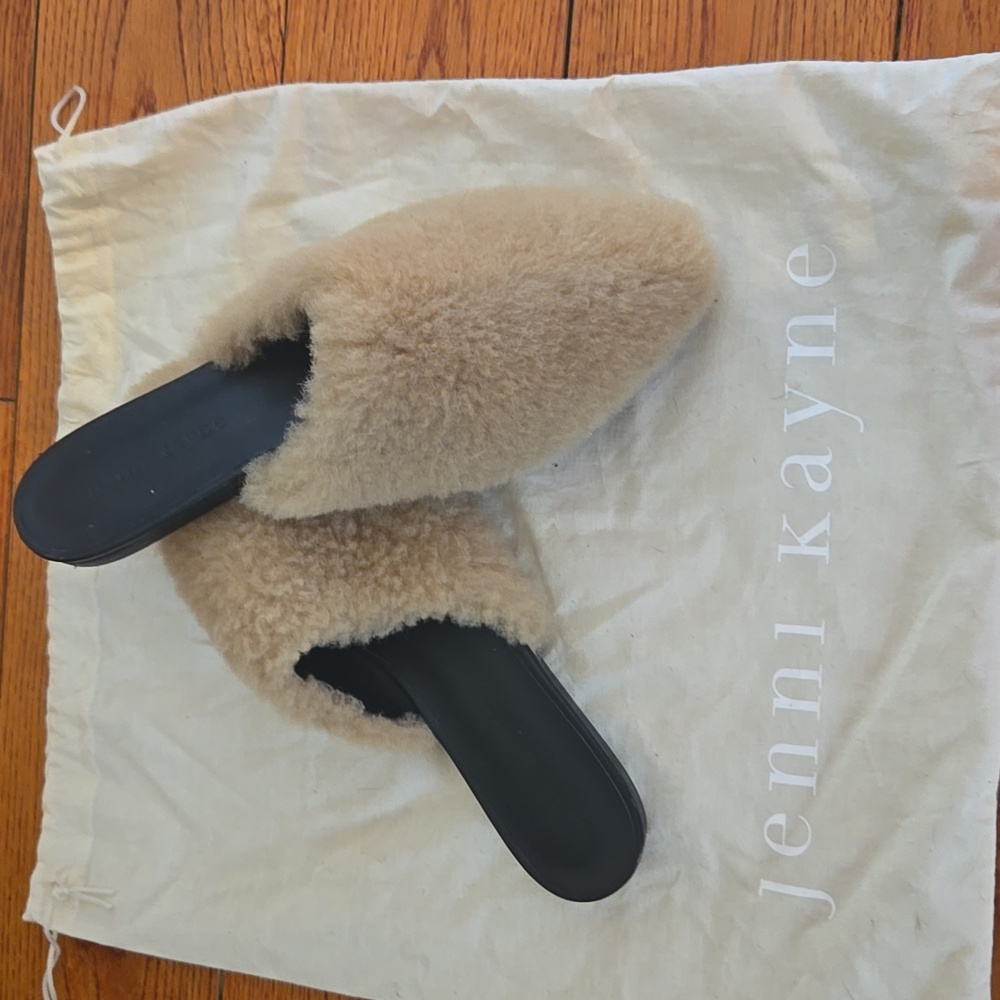 Jenni Kayne Shearling Mule in Natural color